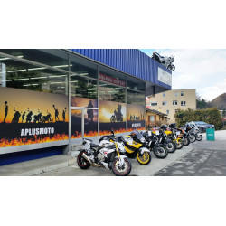 Location place d'expositon-vente moto d'occasion extérieur